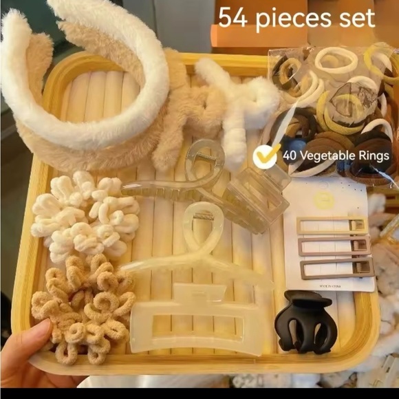 Other - 54-Piece Hair Accessory Set in Neutral Tones
0206